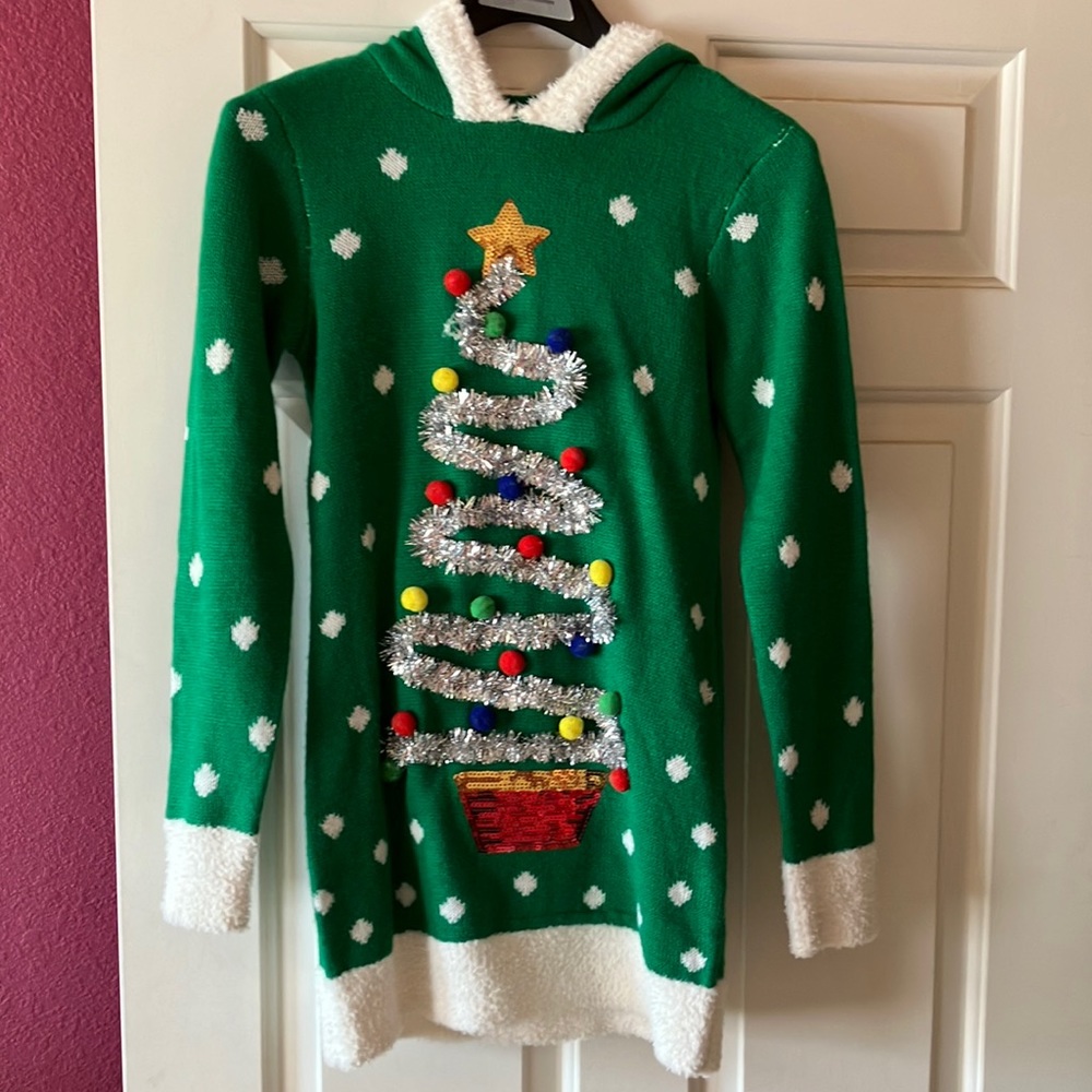 UGLY CHRISTMAS SWEATER